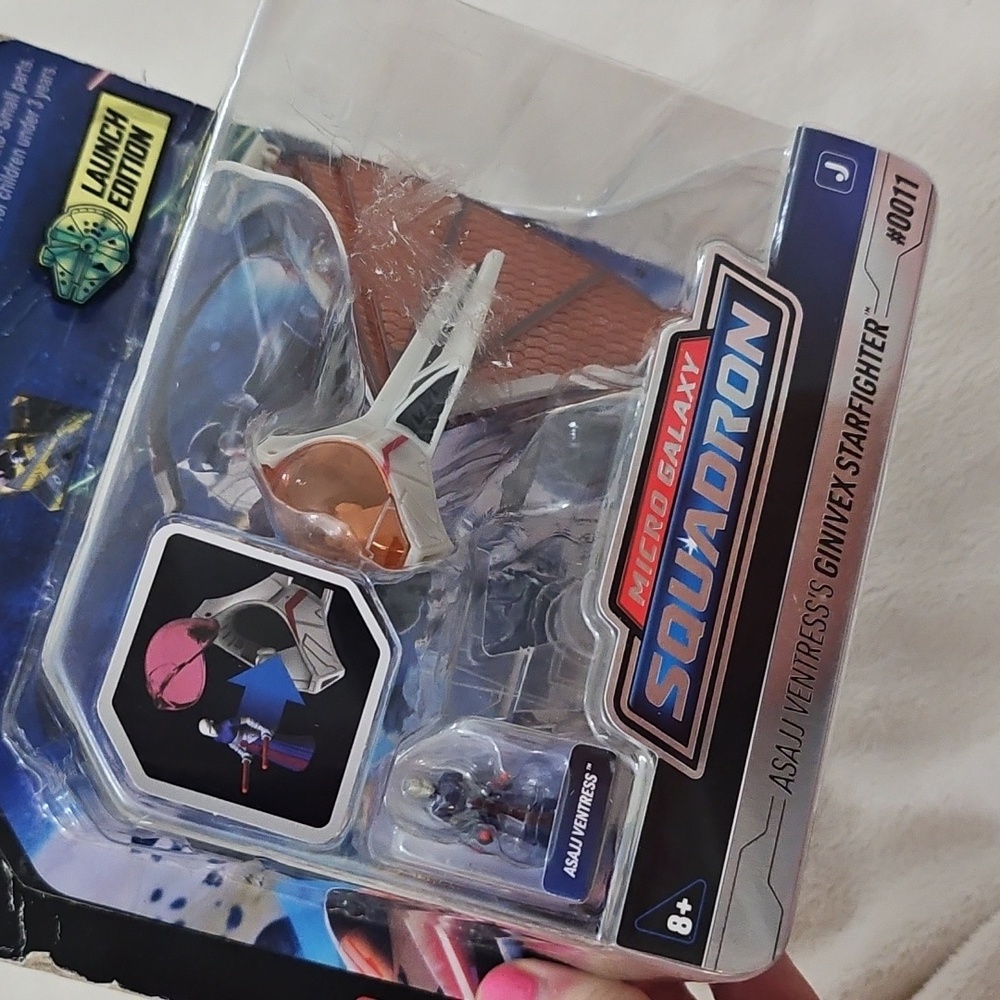 Star Wars Micro Galaxy Squadron Asajj Ventress's Ginivex Starfighter Toy - Picture 9 of 9